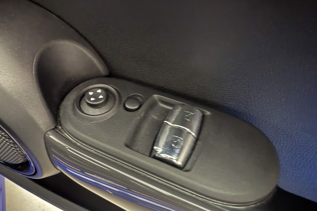 Mini Hatchback Cooper Sport Manual Petrol Hatchback - Stock Number (1554301) - 16th supplementary image