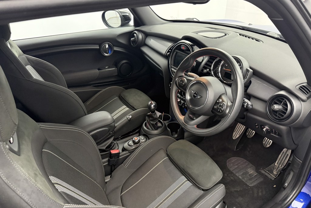 Mini Hatchback Cooper Sport Manual Petrol Hatchback - Stock Number (1554301) - 1st supplementary image