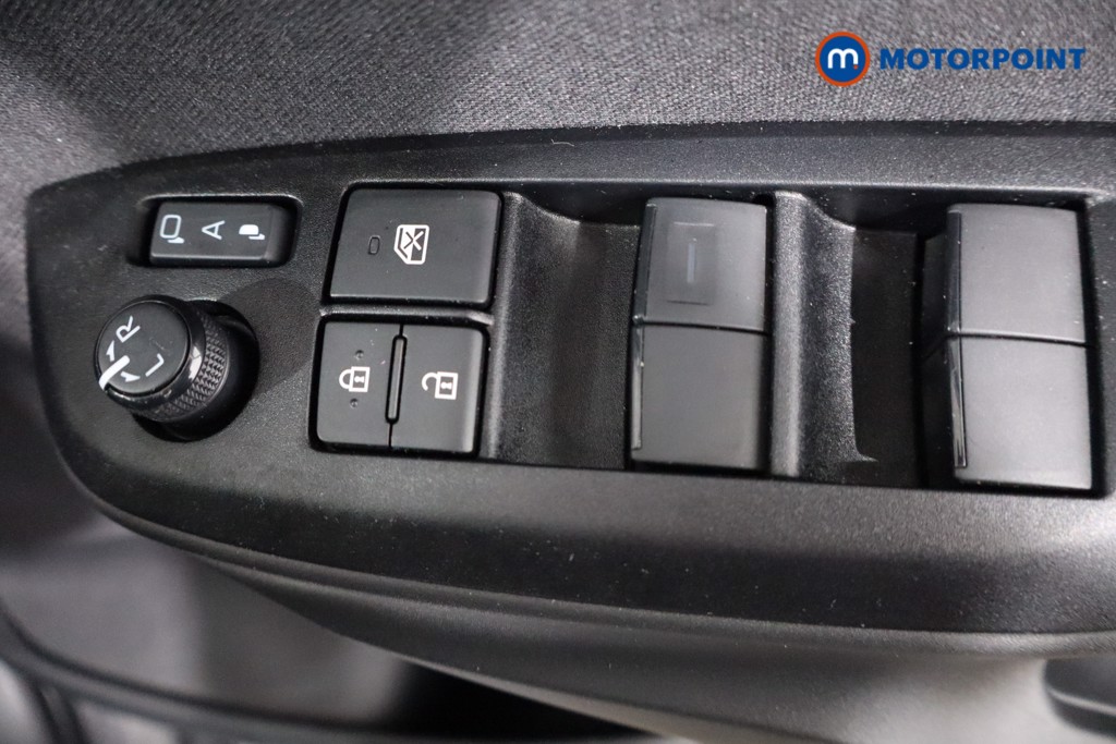 Toyota Yaris Excel Automatic Petrol-Electric Hybrid Hatchback - Stock Number (1554355) - 17th supplementary image
