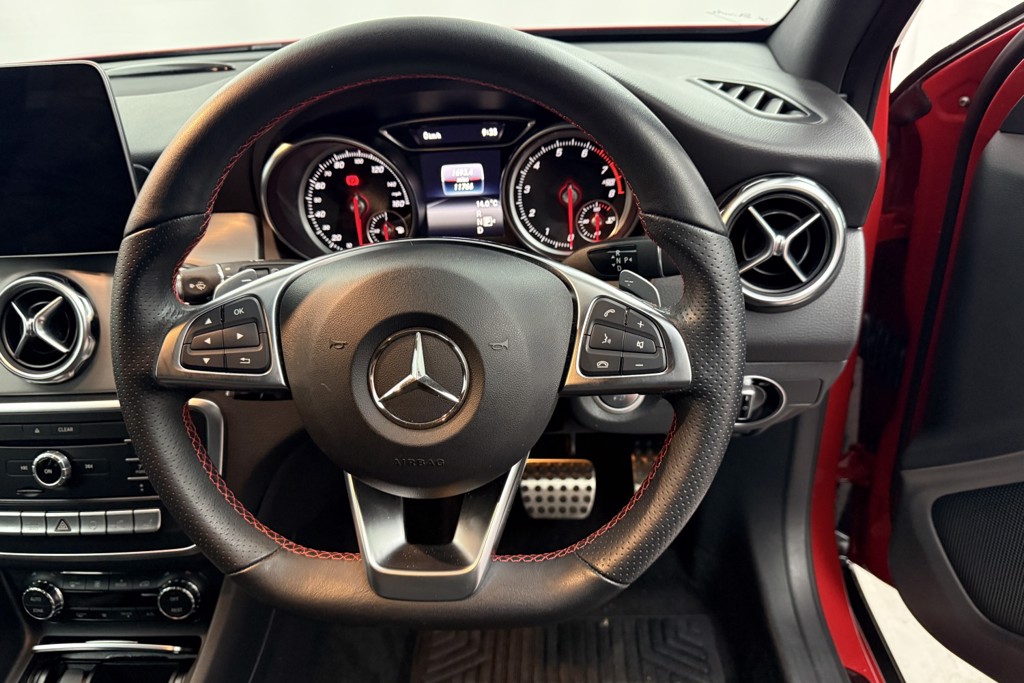 Mercedes-Benz GLA Amg Line Automatic Petrol SUV - Stock Number (1554431) - 2nd supplementary image