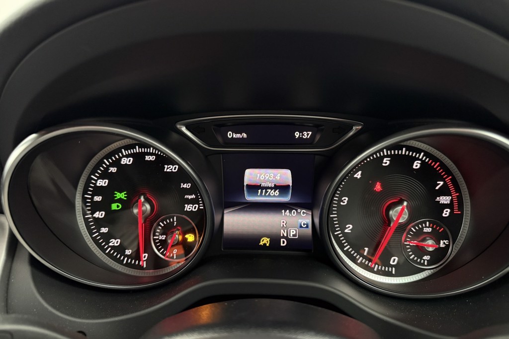 Mercedes-Benz GLA Amg Line Automatic Petrol SUV - Stock Number (1554431) - 5th supplementary image