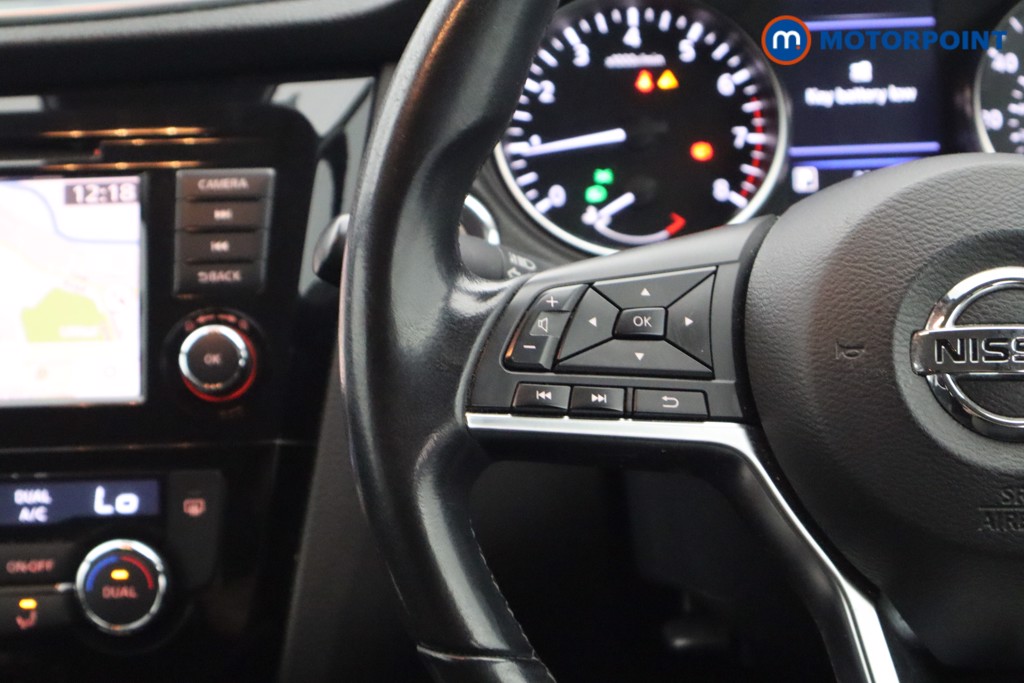 Nissan Qashqai N-Connecta Automatic Petrol SUV - Stock Number (1554561) - 4th supplementary image