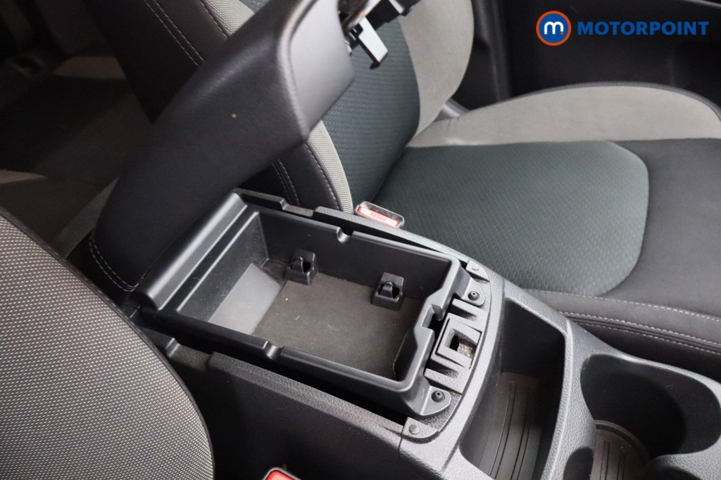 Nissan Qashqai N-Connecta Automatic Petrol SUV - Stock Number (1554561) - 8th supplementary image