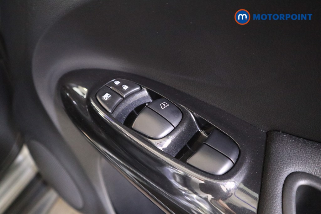 Nissan Juke Tekna Manual Petrol SUV - Stock Number (1554676) - 10th supplementary image