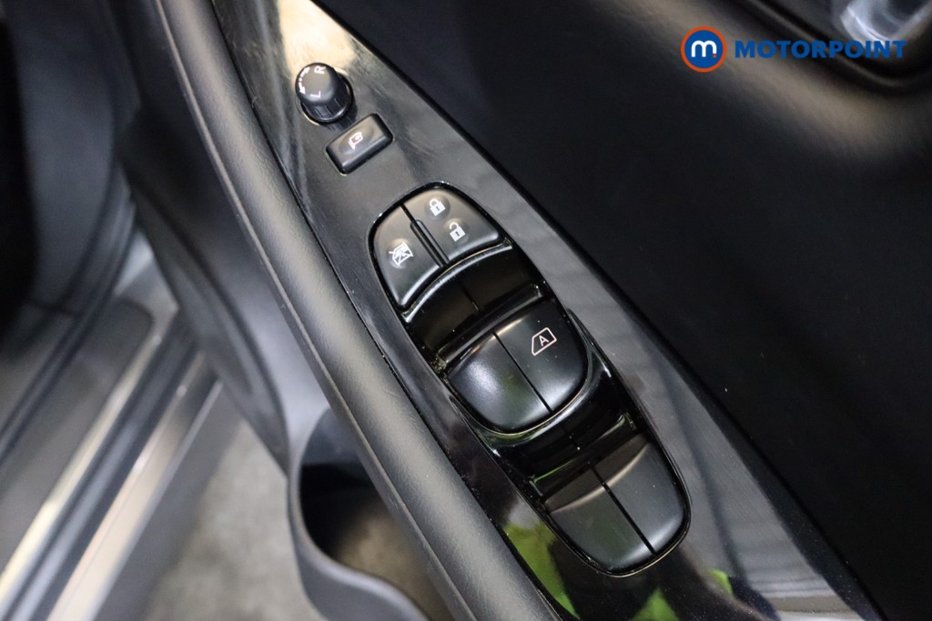 Nissan Leaf N-Connecta Automatic Electric Hatchback - Stock Number (1554974) - 14th supplementary image