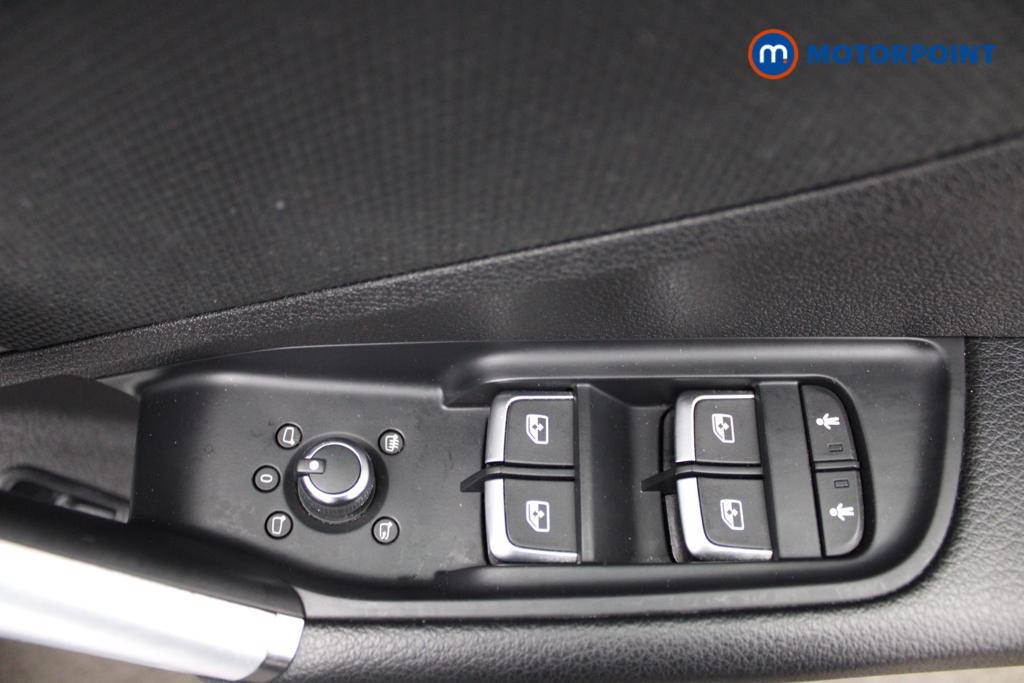 Audi Q2 Black Edition Manual Petrol SUV - Stock Number (1555186) - 18th supplementary image