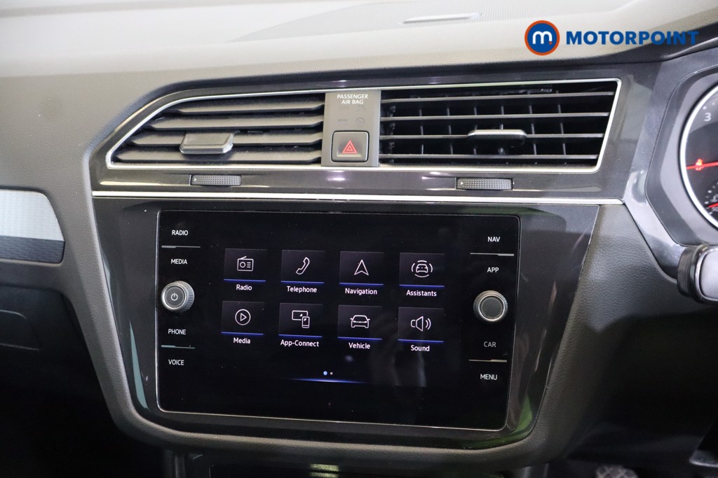 Volkswagen Tiguan Life Manual Petrol SUV - Stock Number (1555718) - 3rd supplementary image