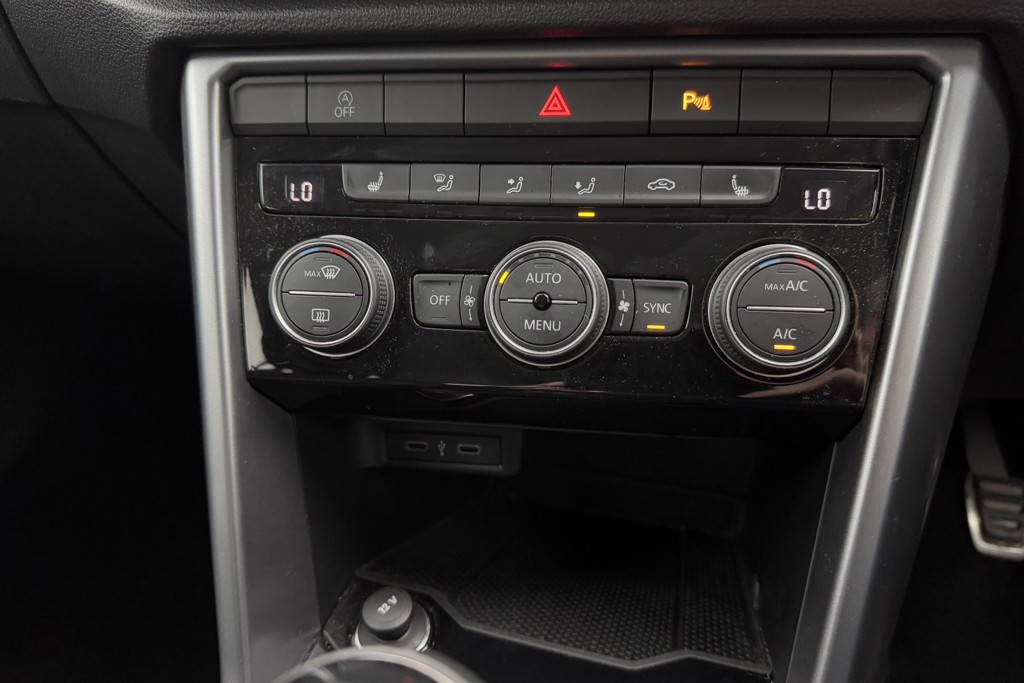 Volkswagen T-Roc Active Manual Petrol SUV - Stock Number (1555980) - 15th supplementary image