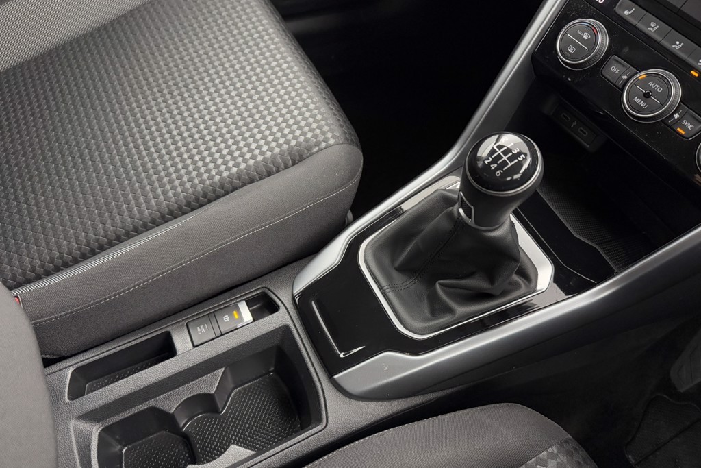 Volkswagen T-Roc Active Manual Petrol SUV - Stock Number (1555980) - 16th supplementary image