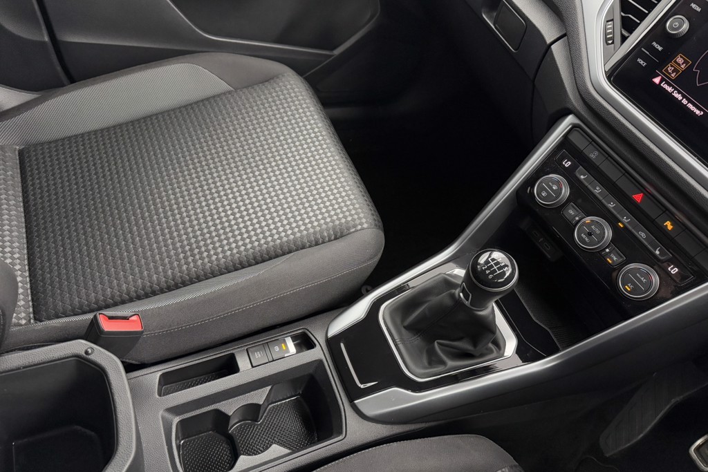 Volkswagen T-Roc Active Manual Petrol SUV - Stock Number (1555980) - 17th supplementary image