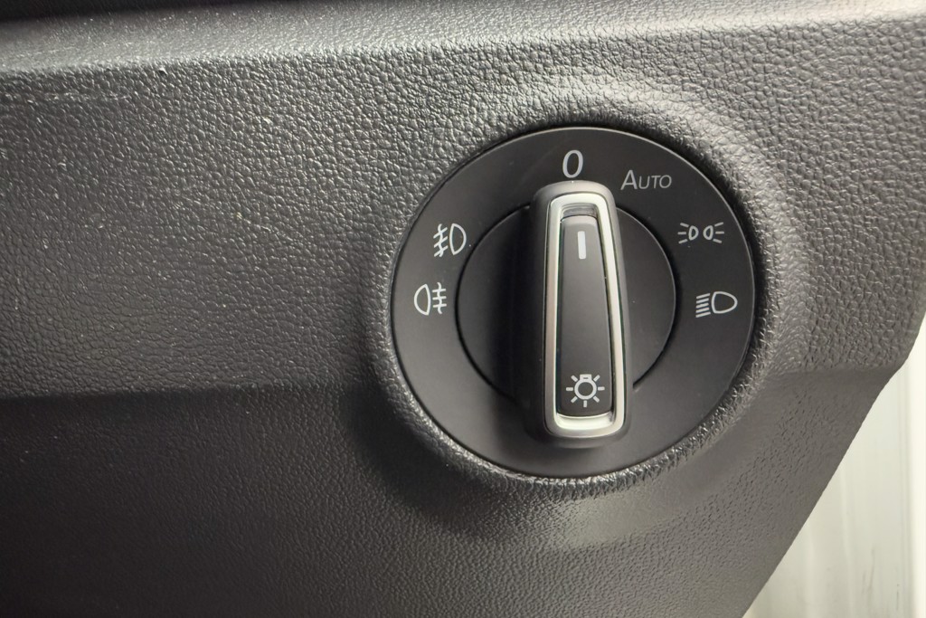 Volkswagen T-Roc Active Manual Petrol SUV - Stock Number (1555980) - 18th supplementary image
