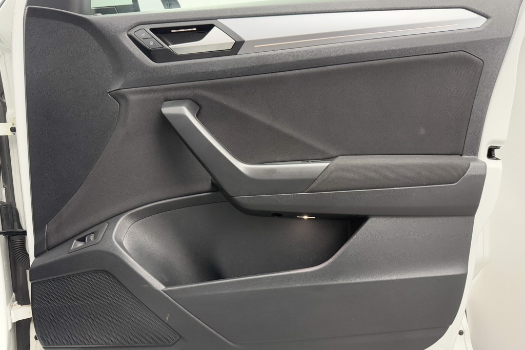 Volkswagen T-Roc Active Manual Petrol SUV - Stock Number (1555980) - 19th supplementary image