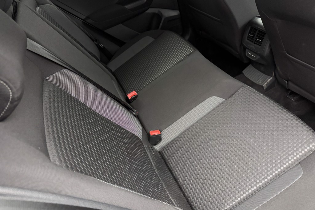 Volkswagen T-Roc Active Manual Petrol SUV - Stock Number (1555980) - 23rd supplementary image