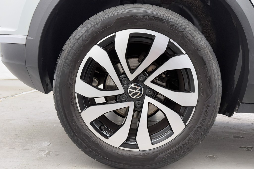 Volkswagen T-Roc Active Manual Petrol SUV - Stock Number (1555980) - 33rd supplementary image