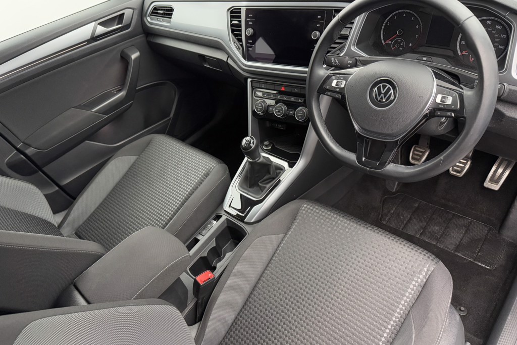 Volkswagen T-Roc Active Manual Petrol SUV - Stock Number (1555980) - 1st supplementary image