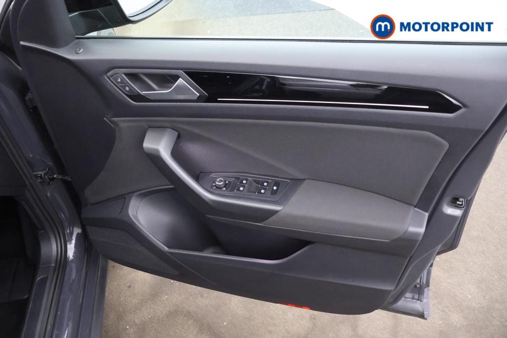 Volkswagen T-Roc Black Edition Automatic Petrol SUV - Stock Number (1556193) - 8th supplementary image
