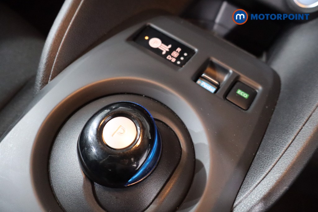 Nissan Leaf Acenta Automatic Electric Hatchback - Stock Number (1556249) - 14th supplementary image