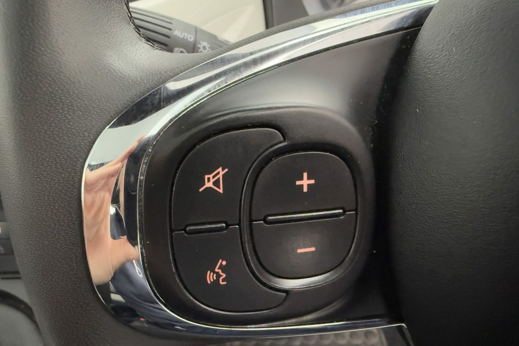Fiat 500 Dolcevita Manual Petrol-Electric Hybrid Hatchback - Stock Number (1543116) - 4th supplementary image