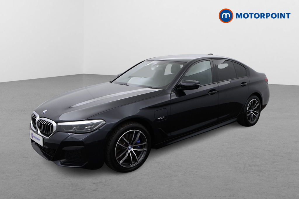BMW 5 Series M Sport Automatic Petrol Plug-In Hybrid Saloon - Stock Number (1543727) - Passenger side front corner
