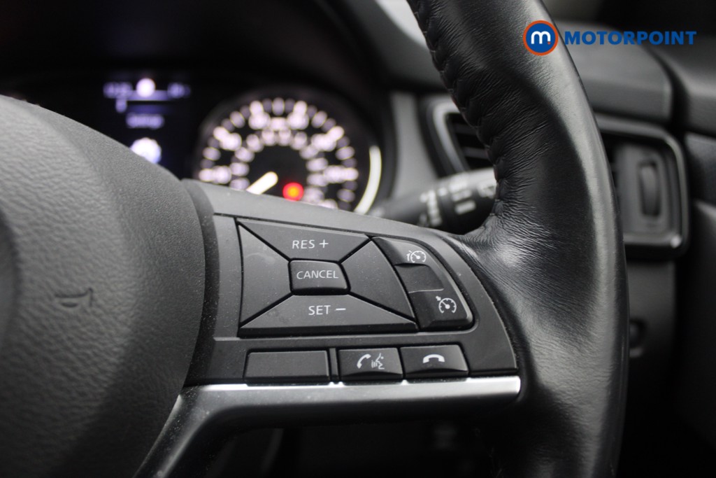 Nissan X-Trail N-Connecta Manual Diesel SUV - Stock Number (1544769) - 14th supplementary image