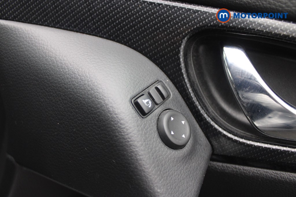 Nissan X-Trail N-Connecta Manual Diesel SUV - Stock Number (1544769) - 17th supplementary image