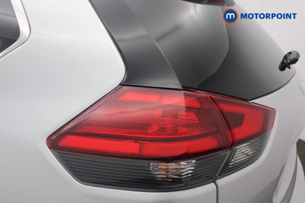 Nissan X-Trail N-Connecta Manual Diesel SUV - Stock Number (1544769) - 27th supplementary image