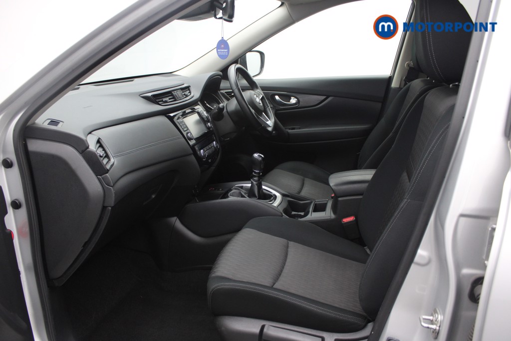 Nissan X-Trail N-Connecta Manual Diesel SUV - Stock Number (1544769) - 1st supplementary image