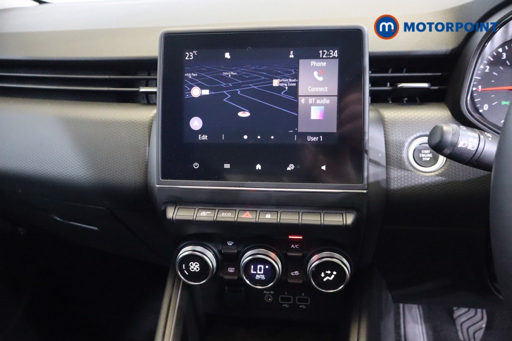 Renault Clio Iconic Edition Manual Petrol Hatchback - Stock Number (1545483) - 3rd supplementary image