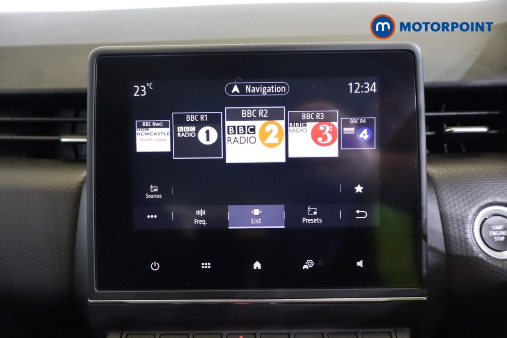 Renault Clio Iconic Edition Manual Petrol Hatchback - Stock Number (1545483) - 4th supplementary image