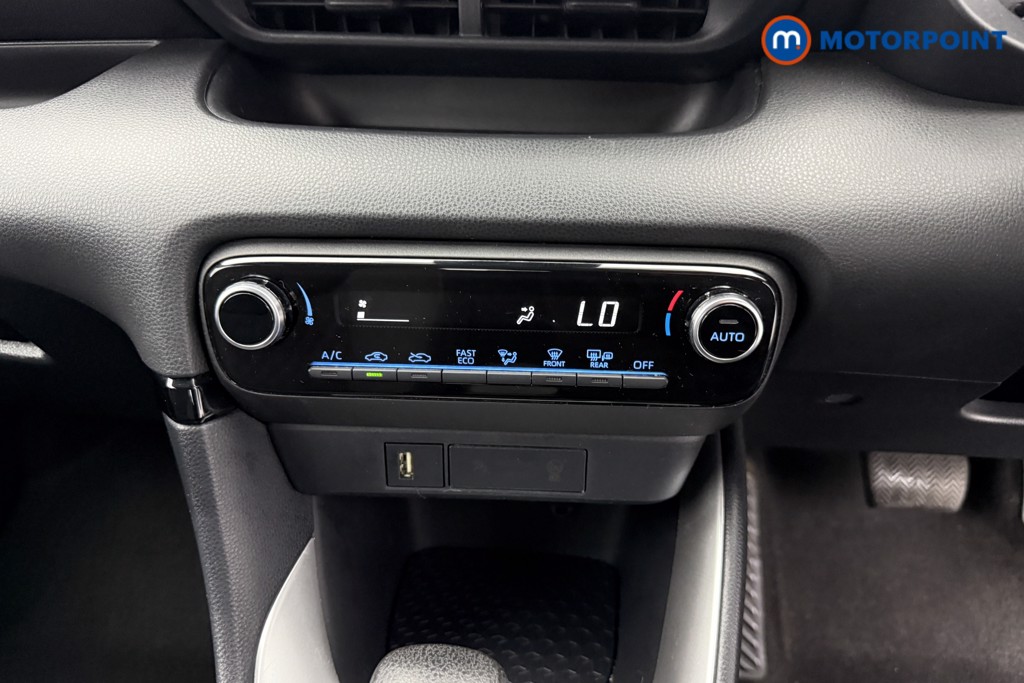 Toyota Yaris Icon Automatic Petrol-Electric Hybrid Hatchback - Stock Number (1547790) - 8th supplementary image