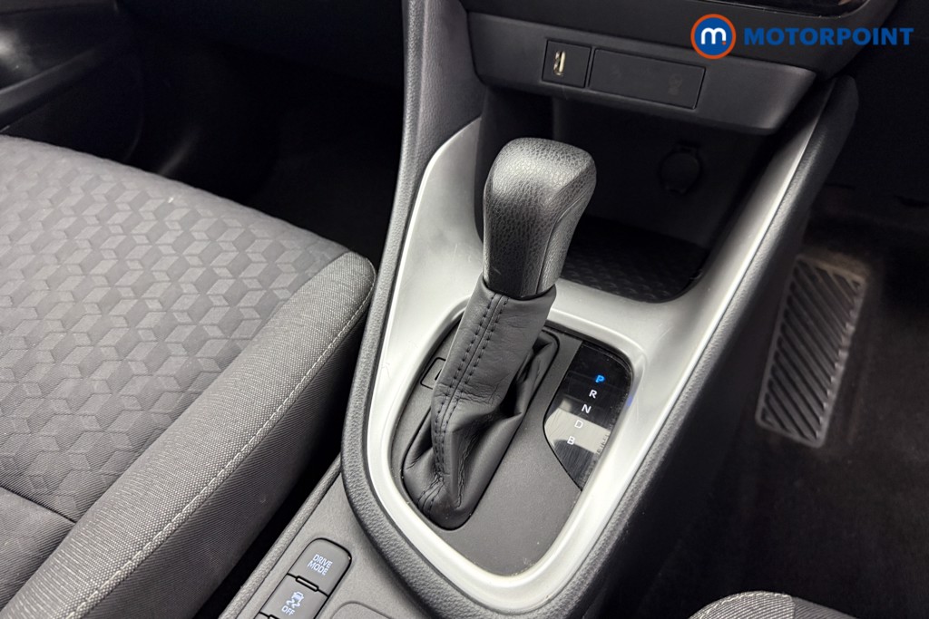 Toyota Yaris Icon Automatic Petrol-Electric Hybrid Hatchback - Stock Number (1547790) - 10th supplementary image