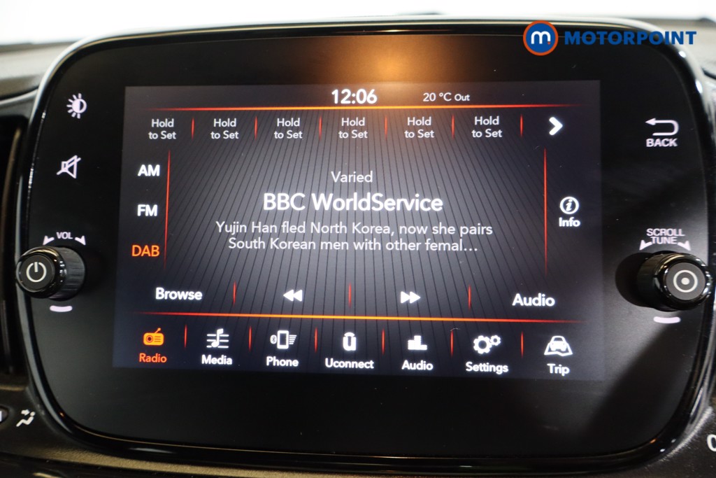 Fiat 500 Sport Manual Petrol-Electric Hybrid Hatchback - Stock Number (1549360) - 4th supplementary image