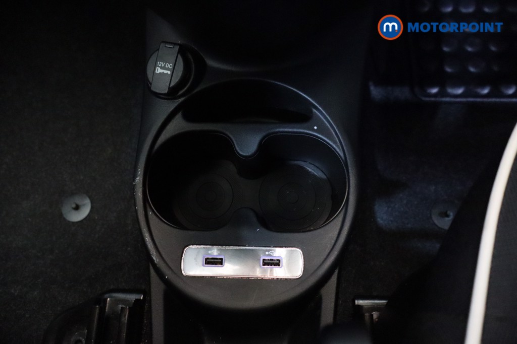 Fiat 500 Sport Manual Petrol-Electric Hybrid Hatchback - Stock Number (1549360) - 8th supplementary image