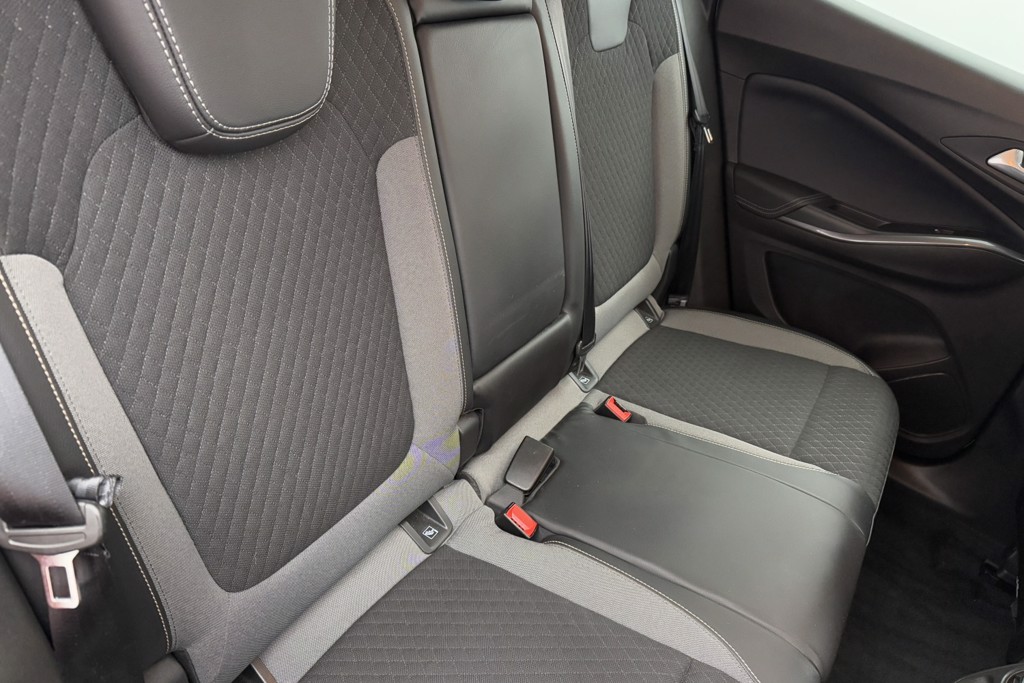Vauxhall Grandland X Business Edition Nav Manual Diesel SUV - Stock Number (1549385) - 22nd supplementary image