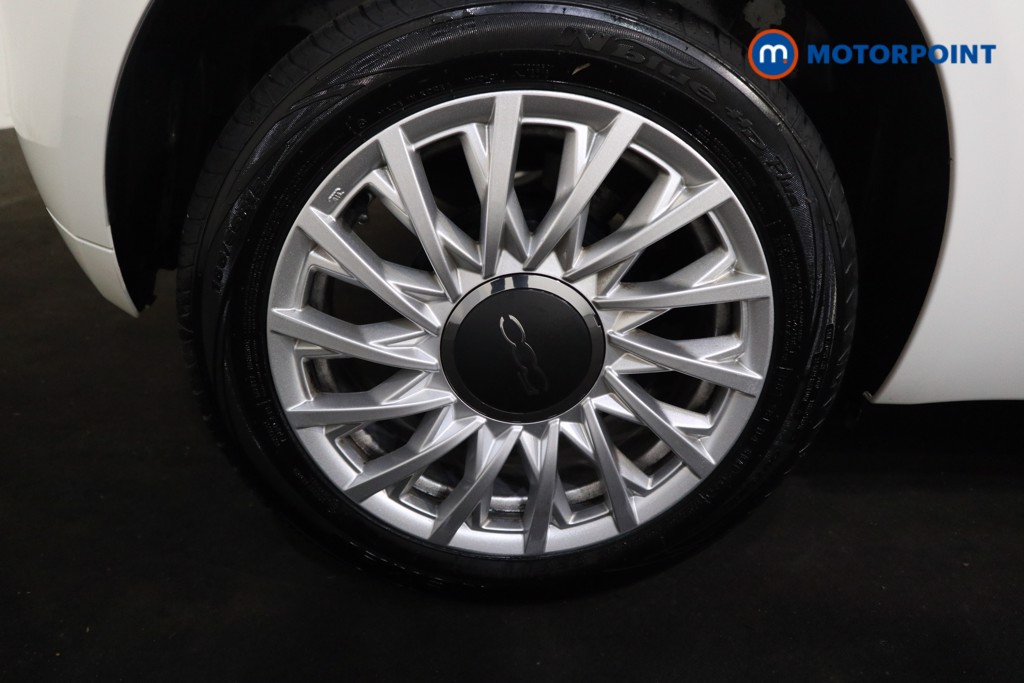 Fiat 500 Dolcevita Manual Petrol-Electric Hybrid Hatchback - Stock Number (1549553) - 4th supplementary image