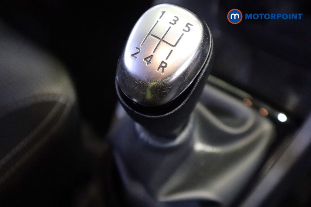 Renault Clio Iconic Manual Petrol Hatchback - Stock Number (1550234) - 5th supplementary image