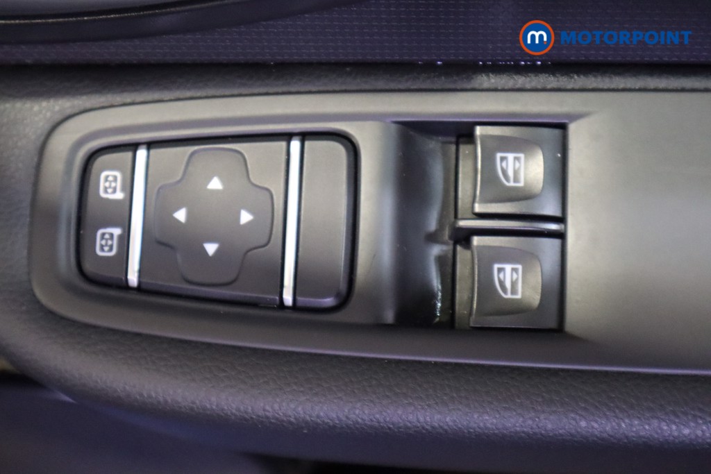 Renault Clio Iconic Manual Petrol Hatchback - Stock Number (1550234) - 13th supplementary image