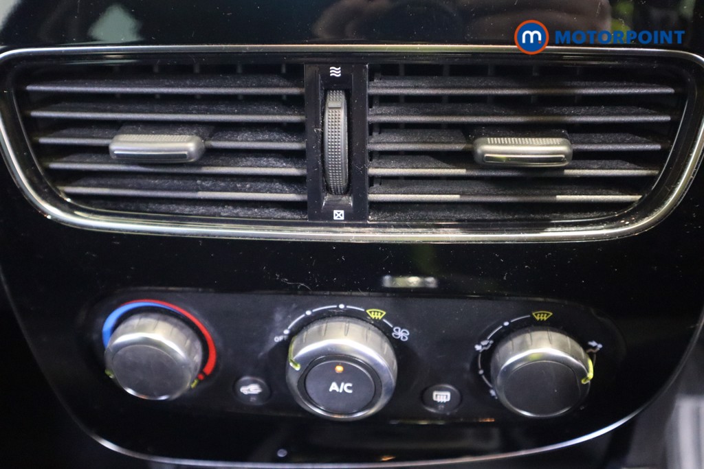 Renault Clio Iconic Manual Petrol Hatchback - Stock Number (1550234) - 20th supplementary image
