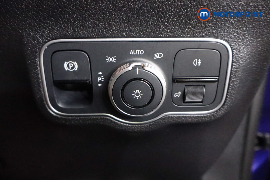 Mercedes-Benz GLB Amg Line Automatic Petrol SUV - Stock Number (1552299) - 13th supplementary image
