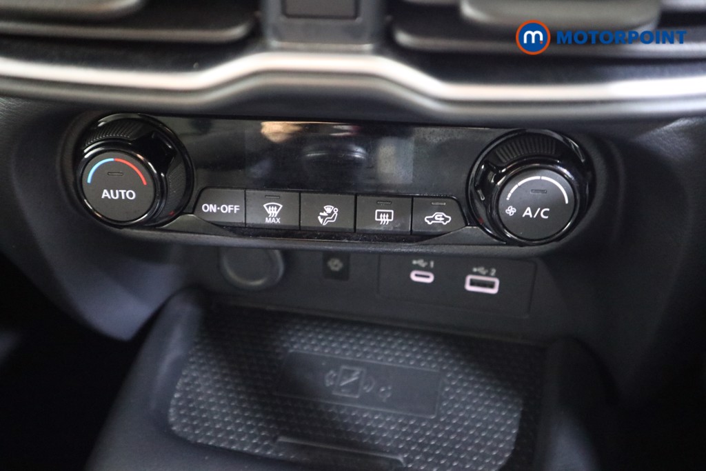 Nissan Juke N-Connecta Manual Petrol SUV - Stock Number (1552733) - 7th supplementary image