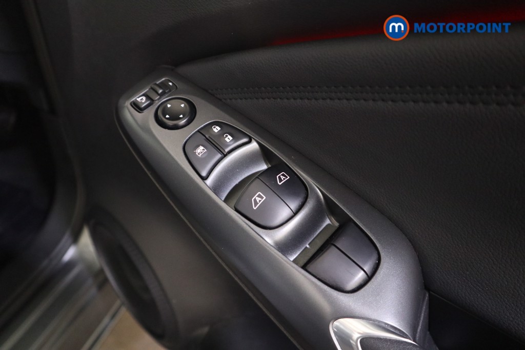 Nissan Juke N-Connecta Manual Petrol SUV - Stock Number (1552733) - 10th supplementary image