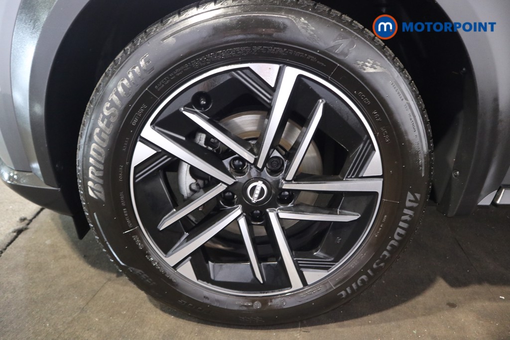 Nissan Juke N-Connecta Manual Petrol SUV - Stock Number (1552733) - 16th supplementary image