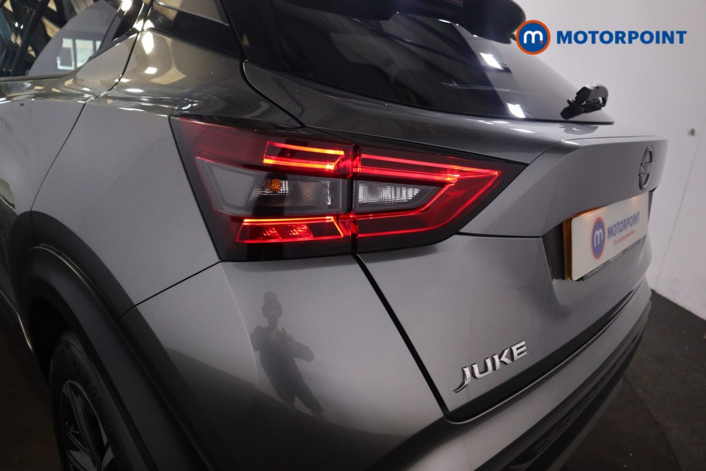 Nissan Juke N-Connecta Manual Petrol SUV - Stock Number (1552733) - 20th supplementary image