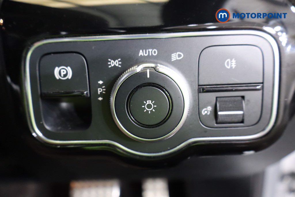 Mercedes-Benz A Class Amg Line Automatic Diesel Hatchback - Stock Number (1553032) - 13th supplementary image