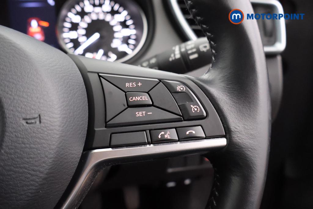 Nissan Qashqai N-Connecta Manual Diesel SUV - Stock Number (1553271) - 3rd supplementary image