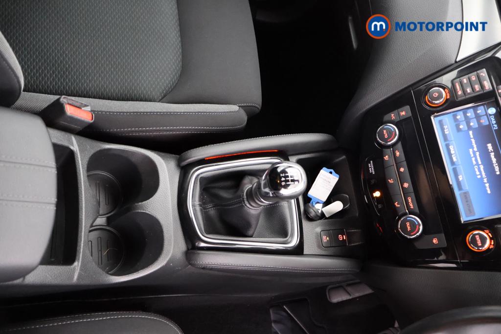 Nissan Qashqai N-Connecta Manual Diesel SUV - Stock Number (1553271) - 8th supplementary image
