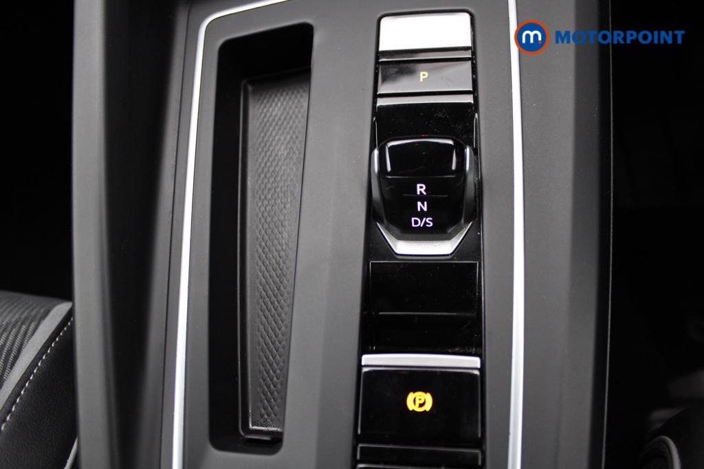 Volkswagen Golf R-Line Automatic Petrol Hatchback - Stock Number (1553697) - 7th supplementary image