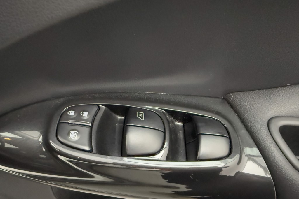 Nissan Juke Tekna Automatic Petrol SUV - Stock Number (1553711) - 16th supplementary image