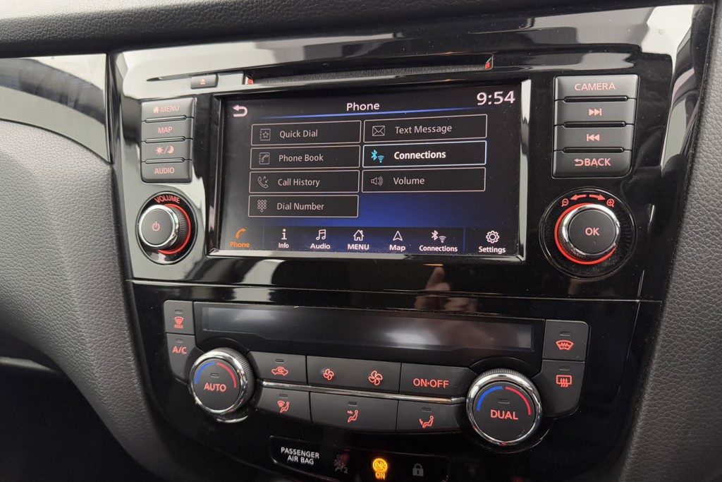 Nissan Qashqai Acenta Premium Automatic Diesel SUV - Stock Number (1554419) - 9th supplementary image
