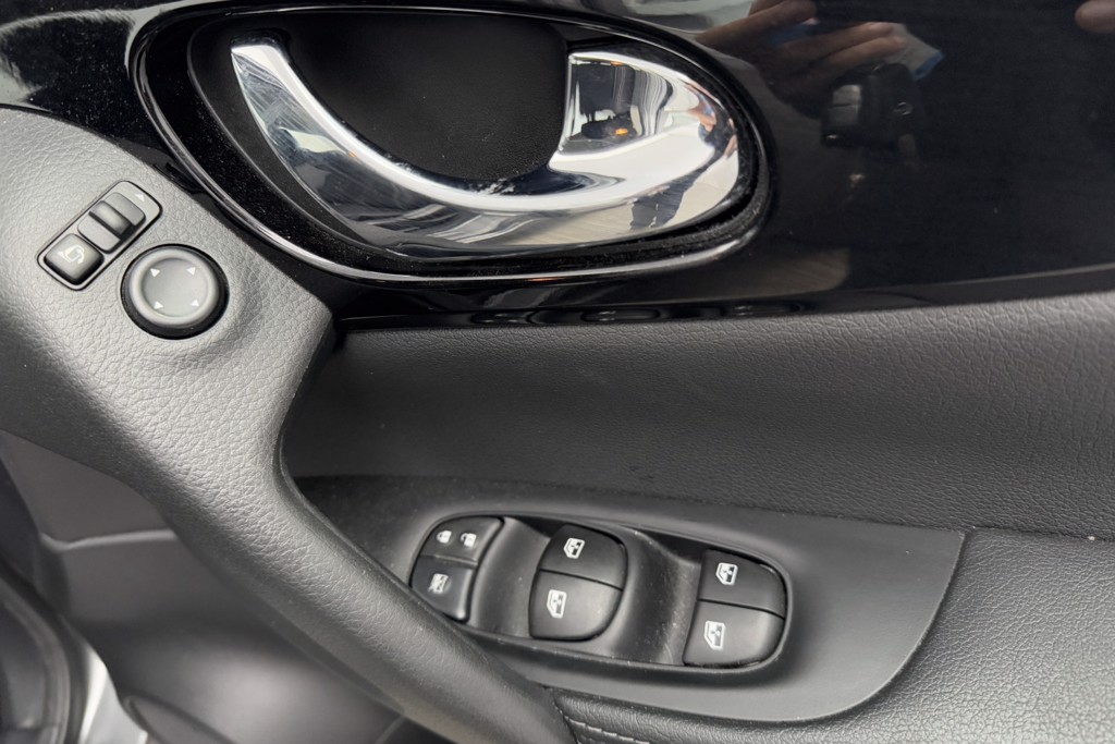 Nissan Qashqai Acenta Premium Automatic Diesel SUV - Stock Number (1554419) - 18th supplementary image